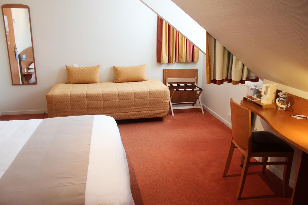 Kyriad Rennes Nord Hotel Ngoại thất bức ảnh