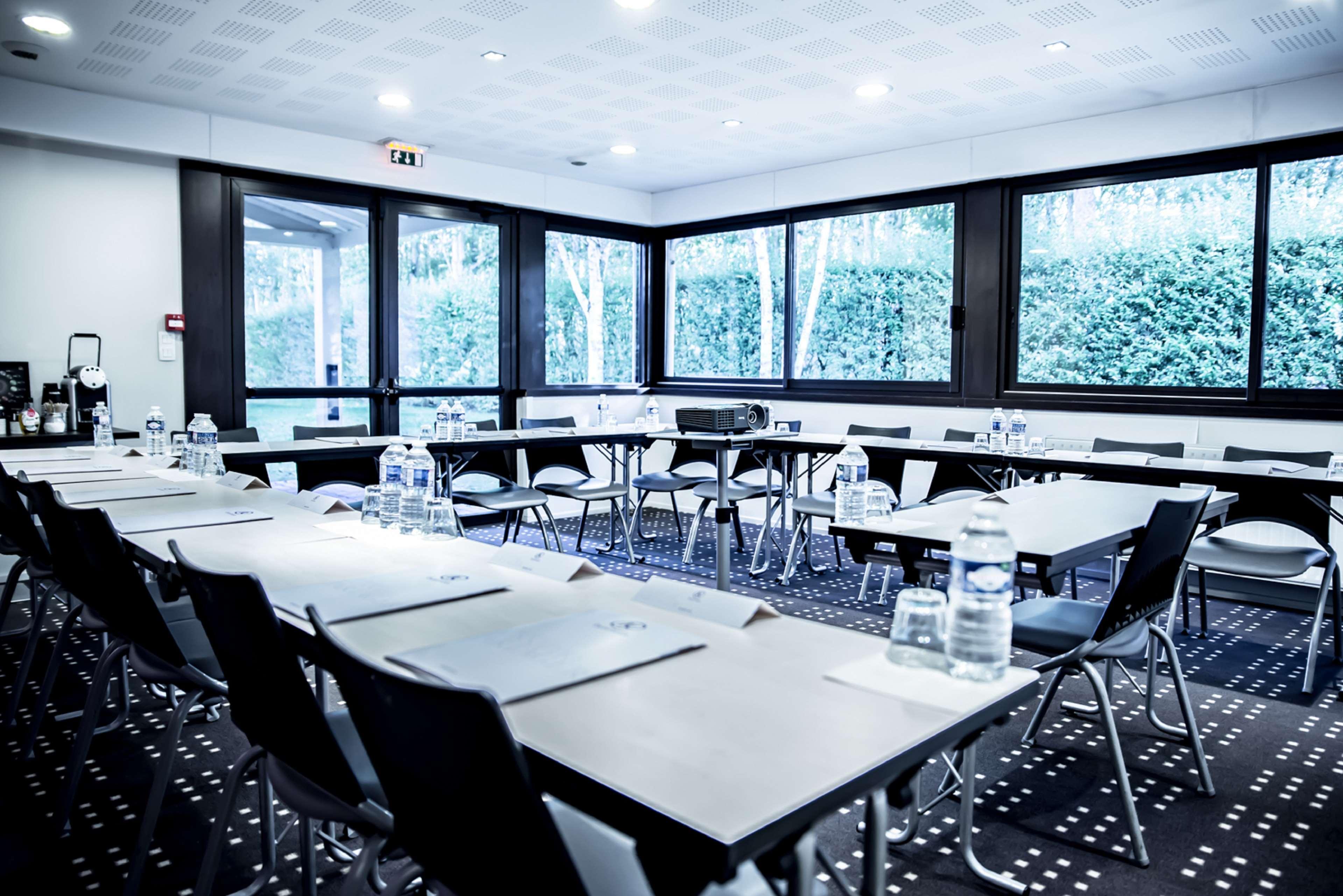 Kyriad Rennes Nord Hotel Ngoại thất bức ảnh